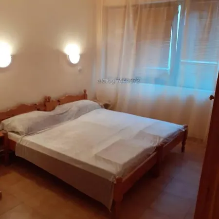 Private Intsaraki - Sveti Vlas