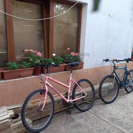 Apartmán Private Intsaraki - *